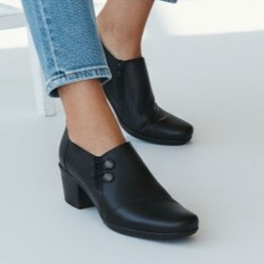 CLARKS Emslie Warren Black Leather Slip On Loafer, Size 11N